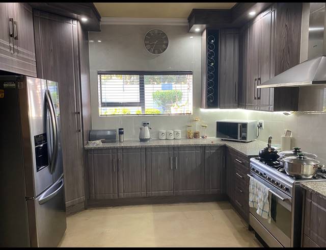 3 BEDROOM FREEHOLD FOR SALE IN RYNFIELD